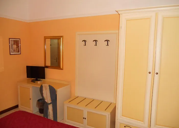 Salus Hotel