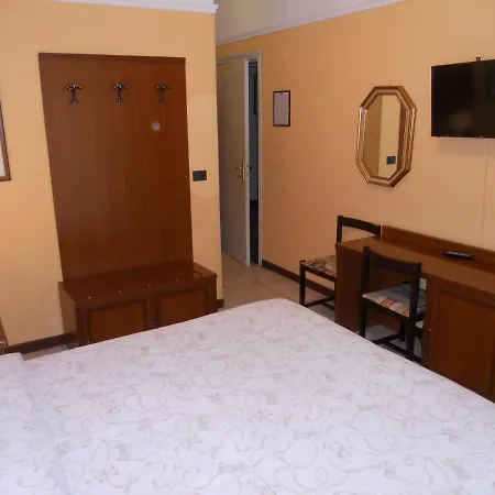 Hotel Salus 3*