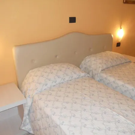 Salus Hotel 3*