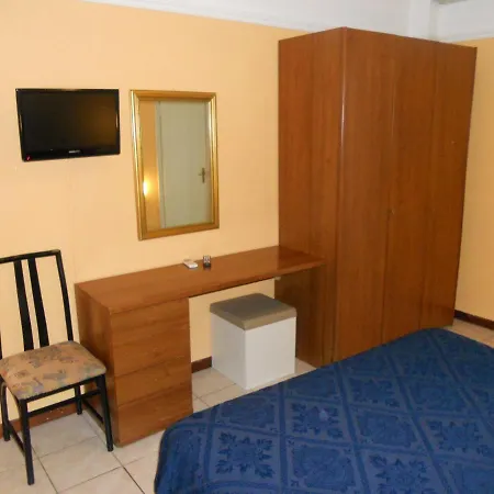 Salus Hotel 3*