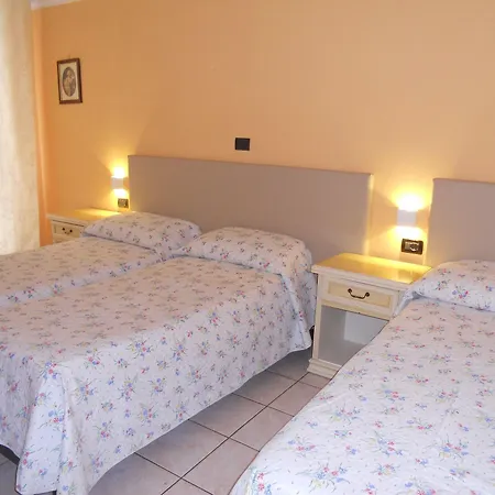 Salus Hotel 3*