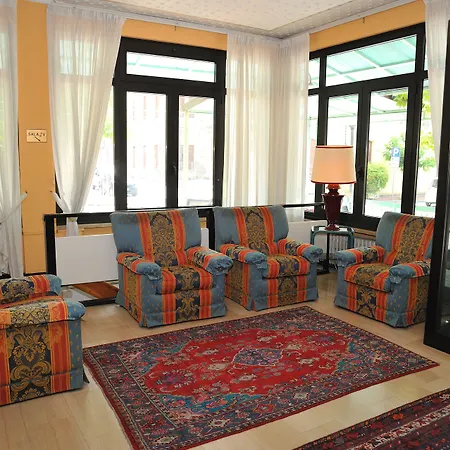 Salus Hotel 3*