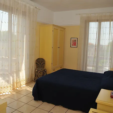 Salus Hotel