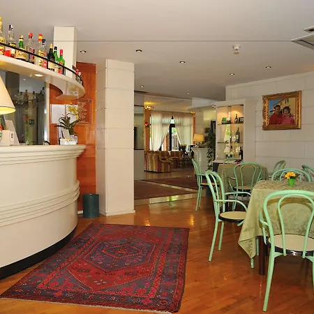 Salus Hotel 3*